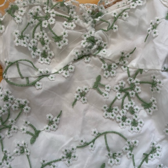 12th Tribe Croatian Coast White Floral Mini Dress Womens Size Large Open Back - Picture 4 of 7